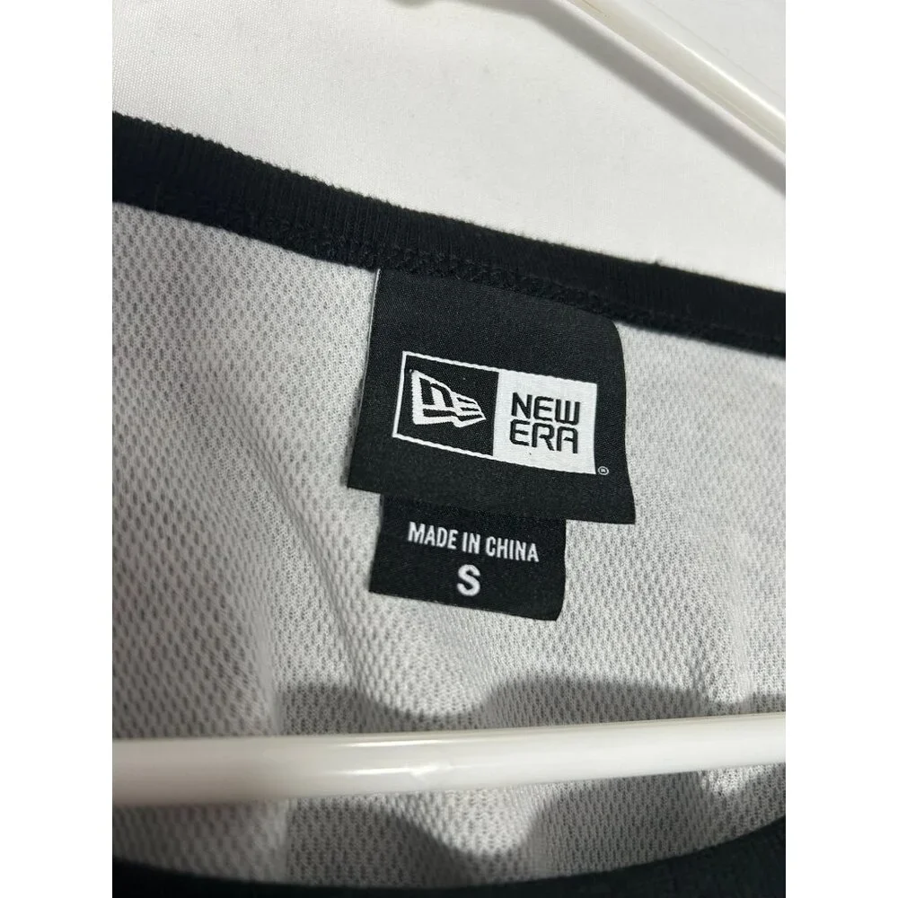 Milwaukee Bucks Women's 3/4 Sleeve Green & Gray New Era Shirt Small - Picture 3 of 12